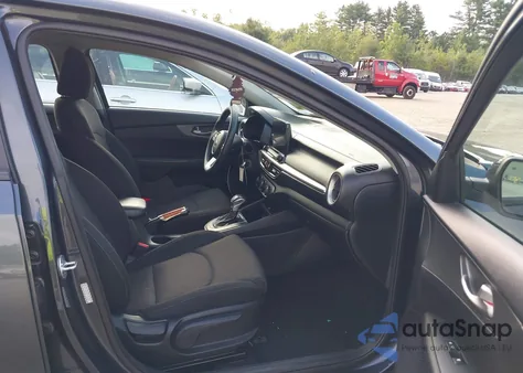 2021 Kia Forte Lxs z USA, uszkodzony, nr VIN 3KPF24AD4ME273680